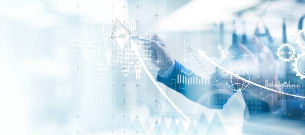 データを分析して営業戦略を立てるビジネスパーソンのイメージ。